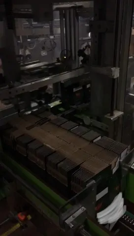 Formadora de Caixas Oma Case Erector Oma 40 HM Usada — linha de engarrafamento usada para Case Erectors