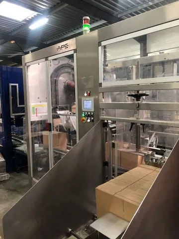 Encartonadeira APE case Packer APE Isola 2 Usada — linha de engarrafamento usada para Case Packers