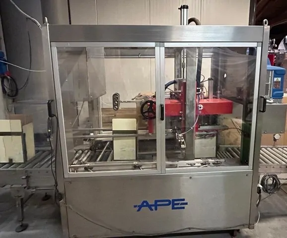 Seladora de Caixas APE Case Sealer APE ch 2000 Usada — linha de engarrafamento usada para Case Sealers