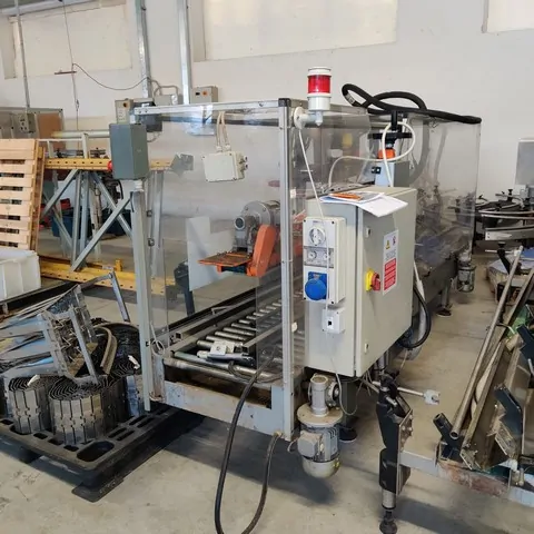 Seladora de Caixas Bortolin Kemo Case Sealer Bortolin-Kem Usada — linha de engarrafamento usada para Case Sealers