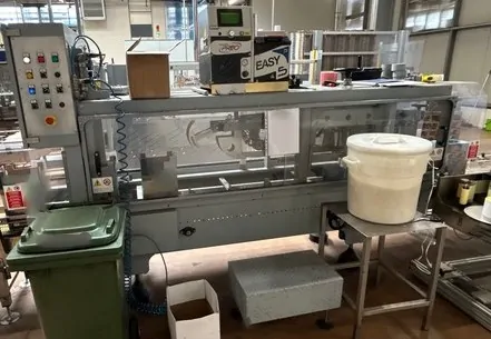 Seladora de Caixas Mas Pack Case Sealer Mas Pack Sea Usada — linha de engarrafamento usada para Case Sealers