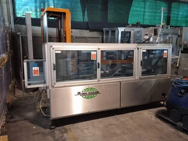 Seladora de Caixas Mondo & Scaglione Case Sealer Mondo&Scagli Usada — linha de engarrafamento usada para Case Sealers