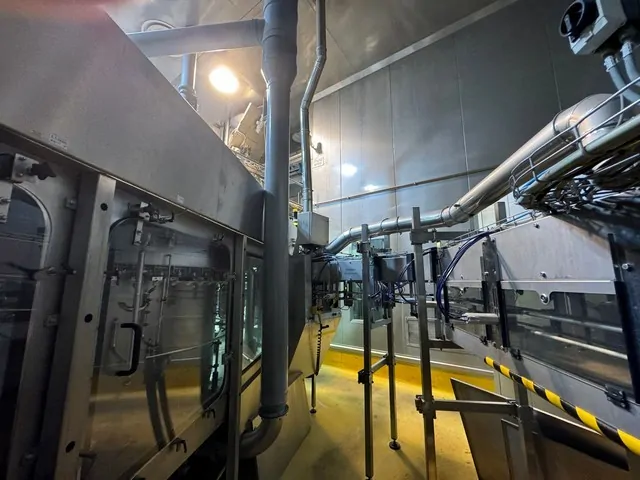 Used Complete Aseptic Bottling Line PET 36.000 bph photo 4