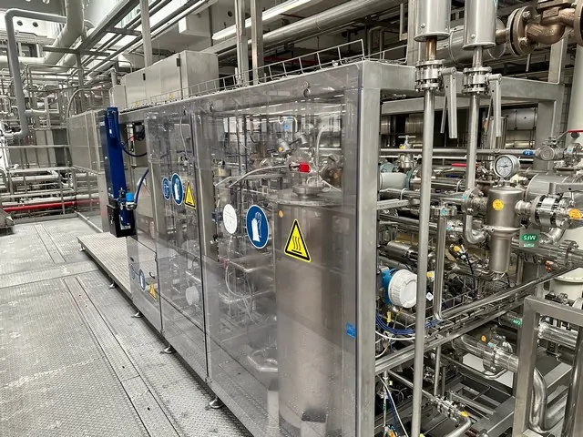 Used Complete Bottling Line Aspetic 25.000 bph photo 2