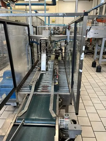 Used Complete Bottling Line Bertolaso 4.000 bph photo 2