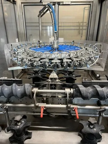 Used Complete Bottling Line Bertolaso 4.000 bph photo 3