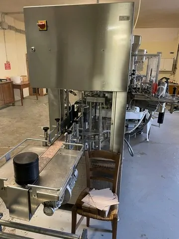 Used Complete Bottling Line GAI 1.500 bph photo 2