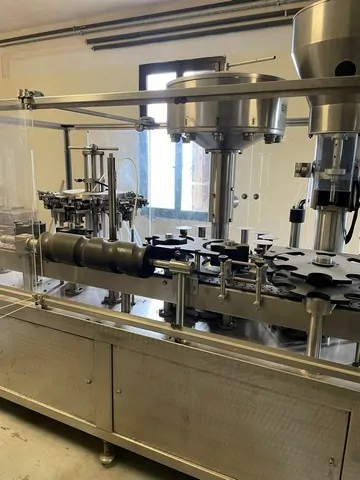 Used Complete Bottling Line GAI 1.500 bph photo 5