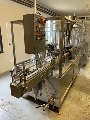 Used Complete Bottling Line GAI 1.500 bph photo 8