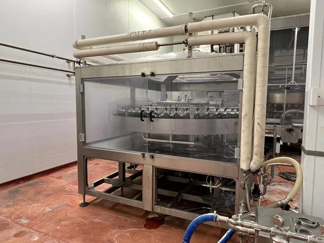 Used Complete Bottling Line Juice 9.000 bph photo 3