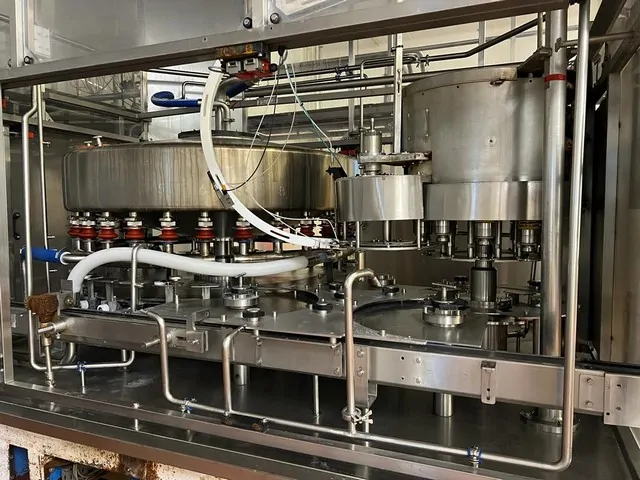 Used Complete Bottling Line Juice 9.000 bph photo 10