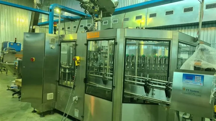 Used Complete Bottling Line Kosme 9.000 bph — used bottling lines