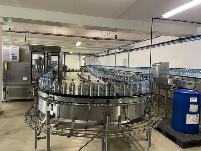 Used Complete Bottling Line PET 15.000 bph photo 5