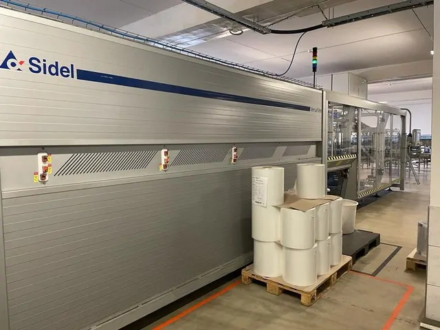 Used Complete Bottling Line PET 15.000 bph photo 7