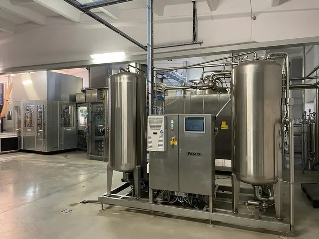 Used Complete Bottling Line PET 15.000 bph photo 9