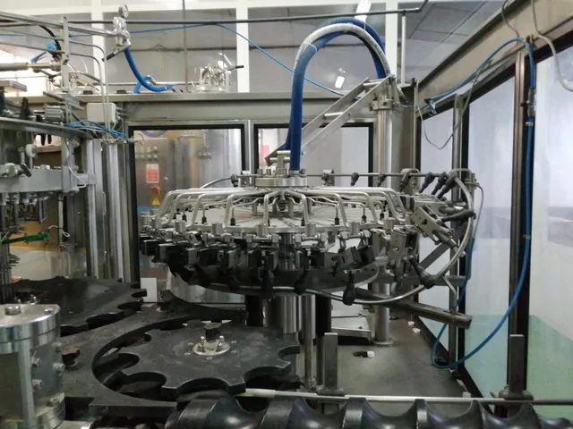 Used Complete Bottling Line PET 4.000 bph photo 4
