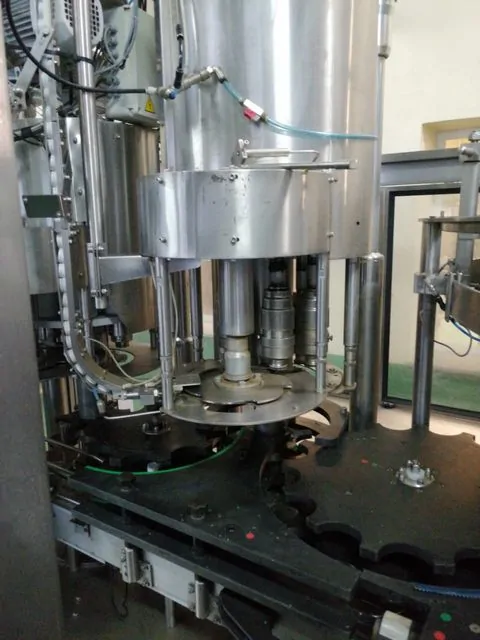 Used Complete Bottling Line PET 4.000 bph photo 5