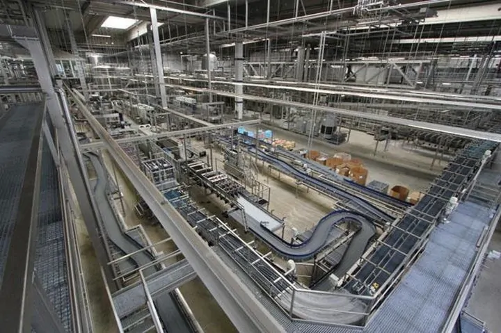 Used Complete Bottling Line PET Krones 24.000 bph photo 5