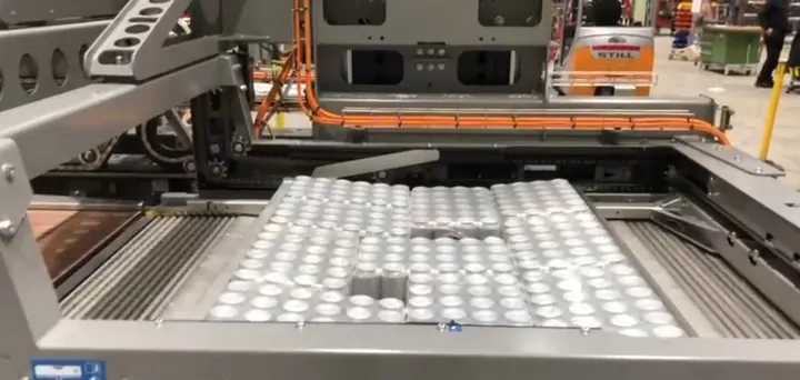 Kullanılmış Komple Konserve Hattı Krones 90.000 cph