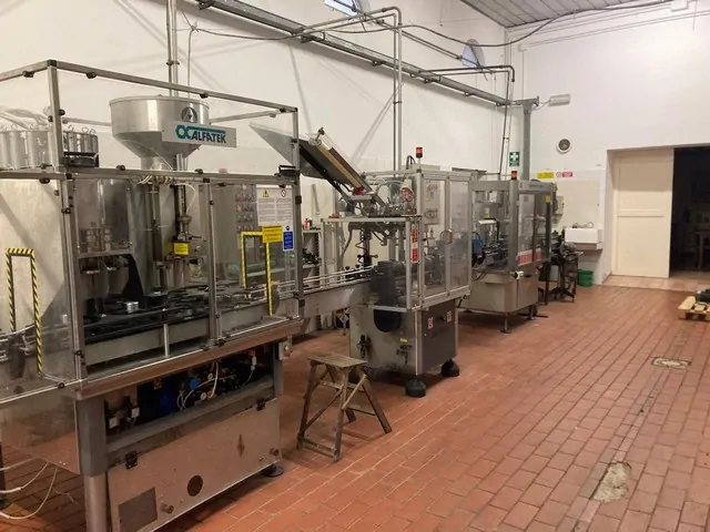 Linha de Engarrafamento Alfatek Complete Isobaric Bottli Usada — linha de engarrafamento usada para Bottling Lines