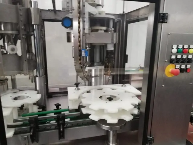 Linha de Engarrafamento Costec Complete Oil Bottling Li Usada — linha de engarrafamento usada para Bottling Lines