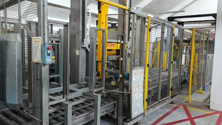 Linha de Engarrafamento Sidel Complete PET Bottling Li Usada — linha de engarrafamento usada para Bottling Lines