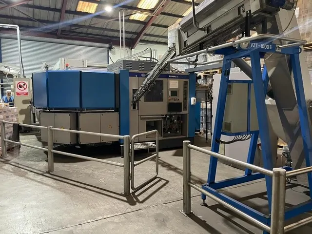 Used Complete PET Bottling Line Still Water 18.000 bph photo 3