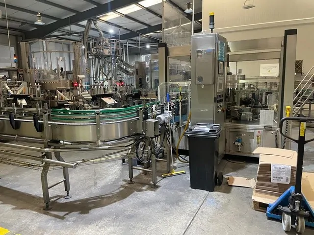 Used Complete PET Bottling Line Still Water 18.000 bph photo 10