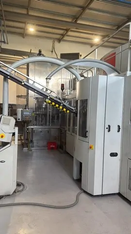 Linha de Engarrafamento Sidel Complete PET Sidel-Krone Usada — linha de engarrafamento usada para Bottling Lines