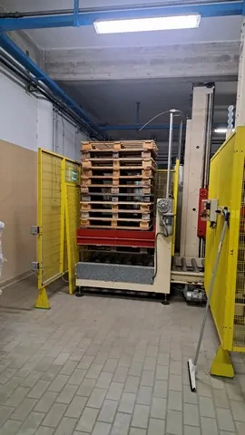 Despaletizador Cosma Pack Depalletizer Cosma Pack Usada — linha de engarrafamento usada para Depalletizers
