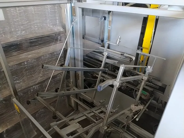 Formadora de Caixas Apsol Erector Apsol Ace 30 Hm Usada — linha de engarrafamento usada para Case Erectors