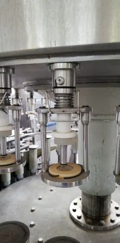 Used filler Bertolaso Olimpia 8.000 bph photo 2