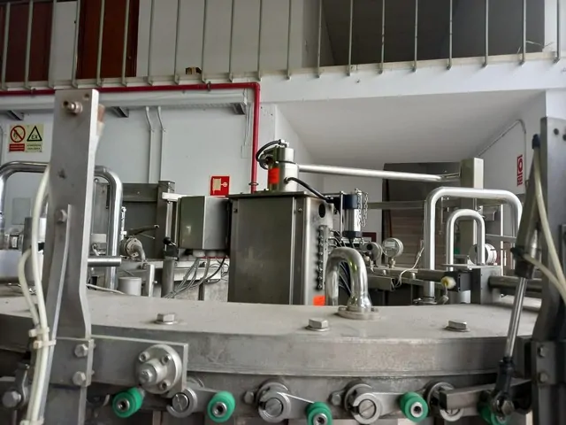 Used filler Krones isobaric 6.000 bph photo 3