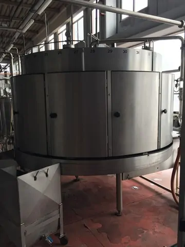 Enchedora Vir Mauri filler Vir Mauri 9.000 b Usada — linha de engarrafamento usada para Fillers