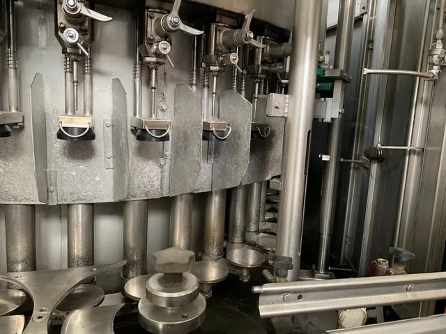 Enchedora Vir Mauri filler Vir Mauri Mutina Usada — linha de engarrafamento usada para Fillers