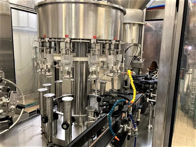 Monobloco Bertolaso filling monoblock 12.12. Usada — linha de engarrafamento usada para Filling Monoblocks