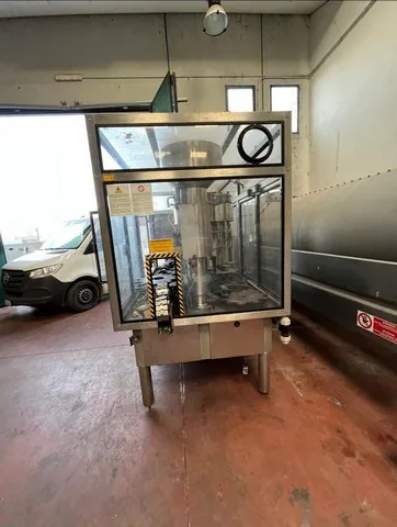 Monobloco Alfatek filling monoblock Alafet Usada — linha de engarrafamento usada para Filling Monoblocks