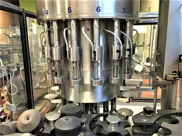 Monobloco Alfatek filling monoblock Alfate Usada — linha de engarrafamento usada para Filling Monoblocks