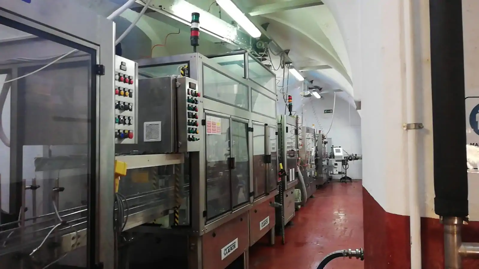 Monobloco Alfatek filling monoblock Alfate Usada — linha de engarrafamento usada para Filling Monoblocks