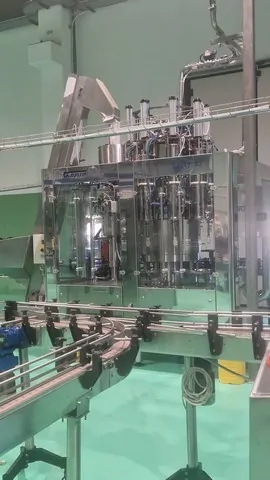 Monobloco Alfatek filling monoblock Alfate Usada — linha de engarrafamento usada para Filling Monoblocks