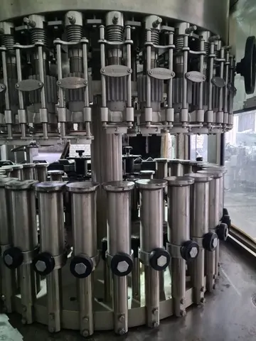 Used filling monoblock Bertolaso 30.4.4 photo 9