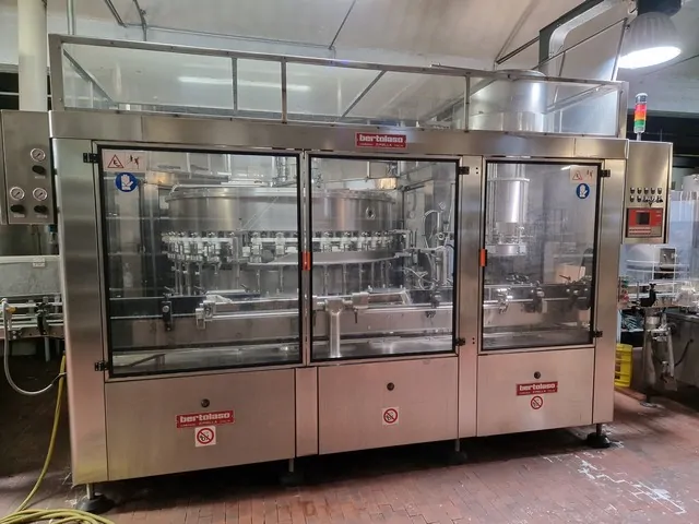 Monobloco Bertolaso Filling Monoblock Bertol Usada — linha de engarrafamento usada para Filling Monoblocks