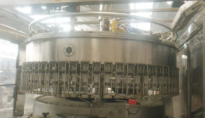 Monobloco Bertolaso filling monoblock Bertol Usada — linha de engarrafamento usada para Filling Monoblocks