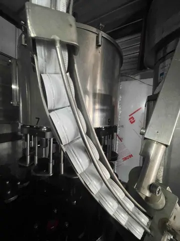 Monobloco Borelli Filling monoblock Borell Usada — linha de engarrafamento usada para Filling Monoblocks