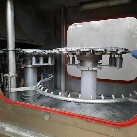 Monobloco Sacmi filling monoblock combib Usada — linha de engarrafamento usada para Filling Monoblocks