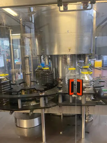 Monobloco Costec filling monoblock Costec Usada — linha de engarrafamento usada para Filling Monoblocks