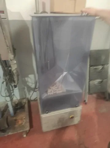 Monobloco ENVASTRONIC Filling Monoblock Envast Usada — linha de engarrafamento usada para Filling Monoblocks