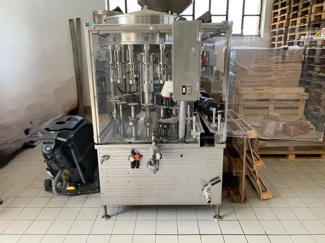 Monobloco GAI filling monoblock GAI 16 Usada — linha de engarrafamento usada para Filling Monoblocks