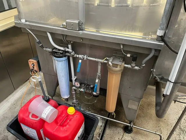 Used Filling Monoblock GAI 2.500 bph photo 4