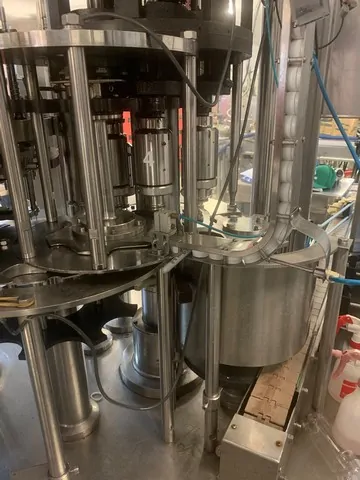 Used filling monoblock PET 16.12.6 isobaric — used filling monoblocks for sale